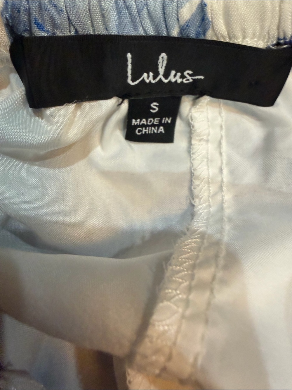 NEW Lulu's White & Blue Floral Hawaiian Cut Out Halter Neck Tiered Midi Dress - Picture 2 of 5